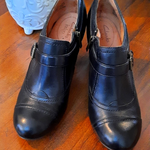 Clarks | Shoes | Clarks Shooties Black 